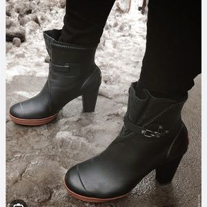 Sorel Medina high heel rain boots